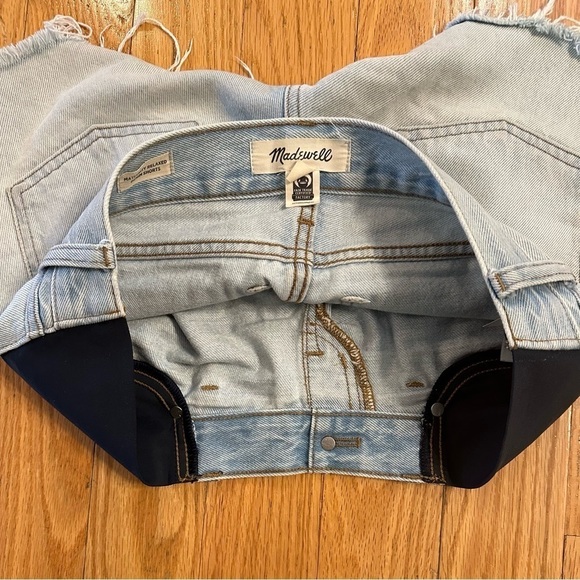 Madewell Maternity Relaxed Cutoff Low Rise Denim Jean Shorts elastic sides Sz 23 - Picture 3 of 8